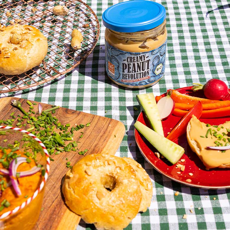 Bagel Frühstück mit Peanut Revolution Bagel Frühstück mit Peanut Revolution
